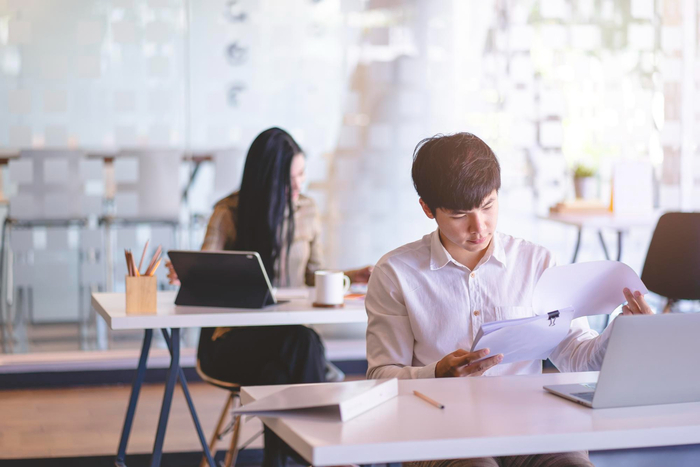 Với cả hai trường hợp mua bán ngoại tệ tại quầy hoặc qua BIDV iBank, khách hàng cần chuẩn bị danh mục hồ sơ tương tự nhau
